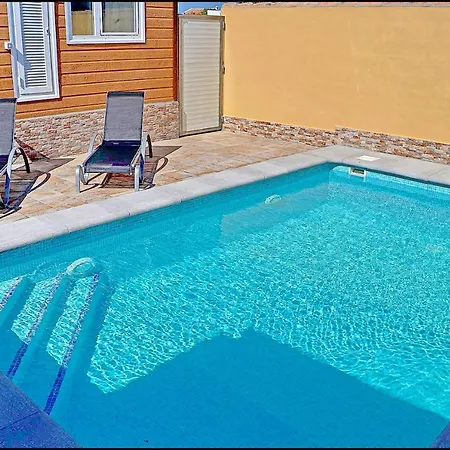 Con Piscina Privada *