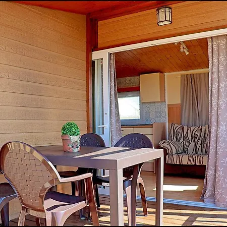 Con Piscina Privada Будинок відпочинку *