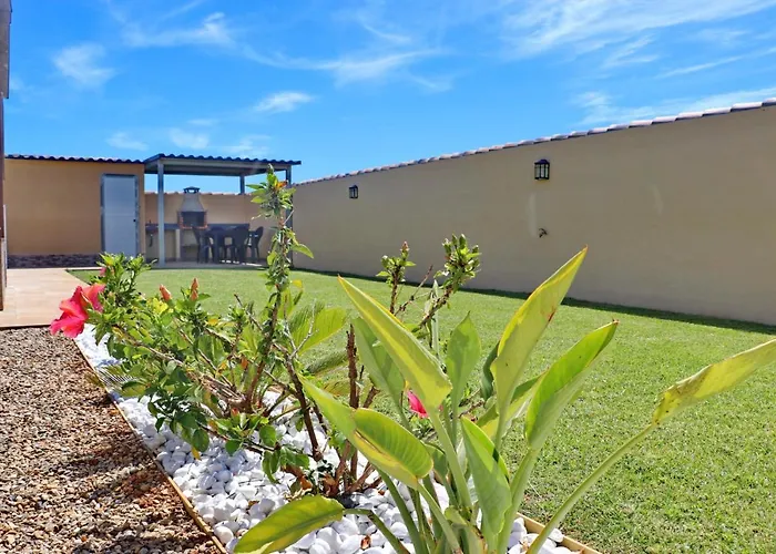 Con Piscina Privada Ferienhaus