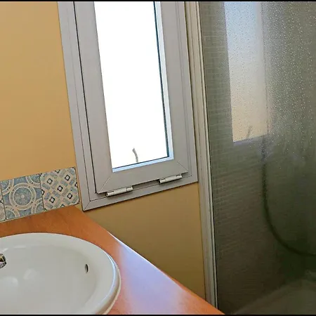 بيت للعطل Con Piscina Privada